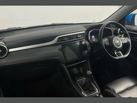 Usado MG ZS Exclusive 106 HP (77 kW) 2024 Azul SUV