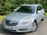 Used Vauxhall Insignia 160 HP (117 kW) 2012 Silver Estate