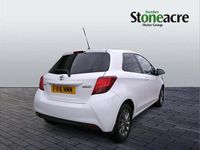 Used Toyota Yaris 68 HP (50 kW) 2016 White Hatchback