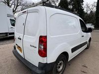 Used Citroën Berlingo 75 HP (55 kW) 2010 White MPV