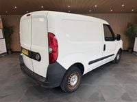 Used Vauxhall Combo 2015 White MPV