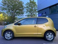Używany VW up! Beats 60 KM (44 kW) 2025 Żółty Hatchback