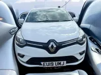 Used Renault Clio Iconic 90 HP (66 kW) 2019 White Hatchback