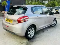Used Peugeot 208 Active 68 HP (50 kW) 2012 Pink Hatchback