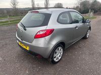 Używany Mazda 2 84 KM (61 kW) 2013 Srebrny Hatchback
