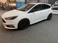 Used Ford Focus ST 250 HP (183 kW) 2016 White Hatchback