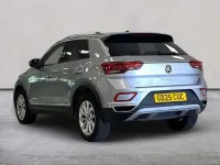 Usado VW T-Roc Style 150 HP (110 kW) 2025 Prateado SUV