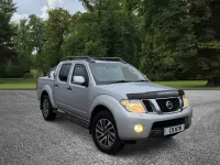 Używany Nissan Navara Tekna 190 KM (139 kW) 2011 Srebrny Pickup