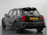Używany Mini Cooper Hatch 134 KM (98 kW) 2021 Czarny Hatchback