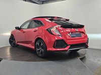 Begagnad Honda Civic EX 129 HK (94 kW) 2018 Röd Halvkombi