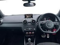 Usado Audi A1 Sportback Black Edition 125 HP (91 kW) 2018 Vermelho Citadino