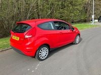 Usado Ford Fiesta 82 HP (60 kW) 2012 Vermelho Citadino