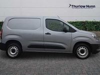 Usado Vauxhall Combo S 100 CV (73 kW) 2023 Gris Monovolumen