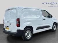 Second-hand Vauxhall Combo 98 kW (134 CP) 2024 Alb Monovolum