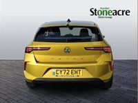 Second-hand Vauxhall Astra Design Edition 130 CP (95 kW) 2023 Galben Hatchback