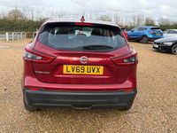 Used Nissan Qashqai Acenta Premium 160 HP (117 kW) 2019 Red SUV