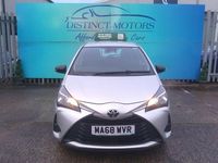 Used Toyota Yaris Active 72 HP (52 kW) 2018 Silver Hatchback