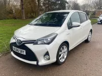 Used Toyota Yaris Sport 100 HP (73 kW) 2016 White Hatchback