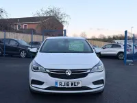 Gebraucht Vauxhall Astra 2018 Weiß Kleinwagen