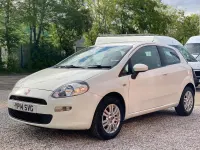 Używany Fiat Punto Pop 69 KM (50 kW) 2014 Biały Hatchback