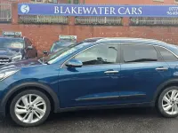 Gebraucht Kia Niro 141 PS (103 kW) 2017 Blau SUV