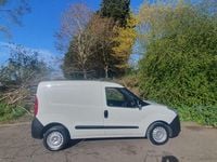 Second-hand Vauxhall Combo 95 CP (69 kW) 2017 Alb Monovolum
