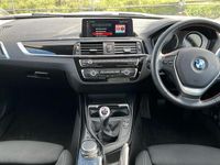 Used BMW 118 Sport Line 136 HP (100 kW) 2018 White Hatchback