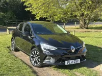 Używany Renault Clio V Iconic 85 KM (62 kW) 2021 Czarny Hatchback