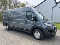 Begagnad Peugeot Boxer 140 HK (102 kW) 2020 Grå Van