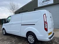 Begagnad Ford Transit Custom Limited 170 HK (125 kW) 2022 Vit Van