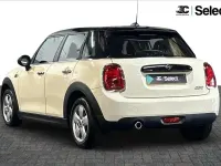 Used Mini Cooper Classic 134 HP (98 kW) 2019 White Hatchback