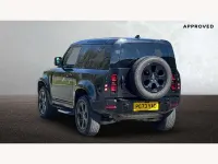 Usado Land Rover Defender SE Dynamic 300 HP (220 kW) 2023 Preto SUV