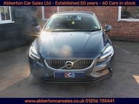 Used Volvo V40 Momentum 120 HP (88 kW) 2018 Blue Hatchback