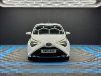 Used Toyota Aygo X-play 72 HP (52 kW) 2021 White Hatchback