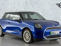 Used Mini Cooper Hatch 133 kW (181 HP) 2024 Blue Hatchback