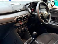 Used Dacia Sandero Essentiel 91 HP (66 kW) 2022 White Hatchback