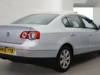 Begagnad VW Passat SE 2006 Silver Sedan