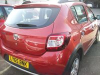 Used Dacia Sandero Lauréate 90 HP (66 kW) 2015 Red Hatchback