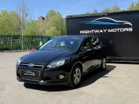 Usado Ford Focus Zetec 105 HP (77 kW) 2014 Preto Citadino