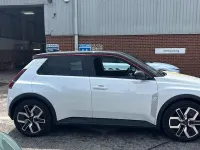 Used Renault 5 E-Tech Komfort 110 kW (150 HP) 2025 Hatchback