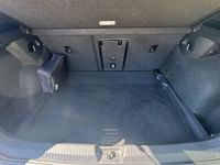 Usado VW Golf VIII R-line 131 HP (96 kW) 2024 Citadino