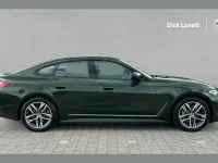 Usado BMW i4 Sport Line 250 kW (340 CV) 2024 Verde Berlina