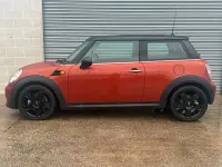 Used Mini Cooper Hatch 122 HP (89 kW) 2010 Orange Hatchback