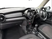 Used Mini Cooper Classic 134 HP (98 kW) 2018 Blue Hatchback