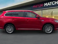 Begagnad Mitsubishi Outlander P-HEV 2020 Röd SUV