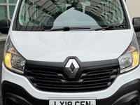 Used Renault Trafic Business 125 HP (91 kW) 2018 White MPV