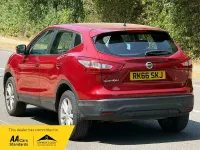 Used Nissan Qashqai Acenta 110 HP (80 kW) 2016 Red SUV