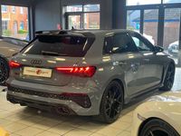 Begagnad Audi RS3 Performance 400 HK (294 kW) 2023 Grå Sedan