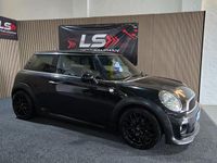 Begagnad Mini Cooper D Hatch 2012 Svart Halvkombi