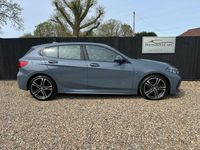 Begagnad BMW 118 M Sport 2022 Grå Halvkombi